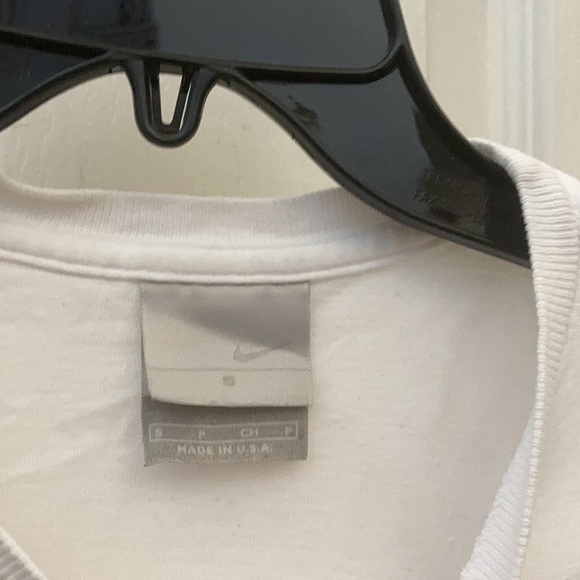 FINAL MARKDOWN CLASSIC Nike tee small - Picture 3 of 3
